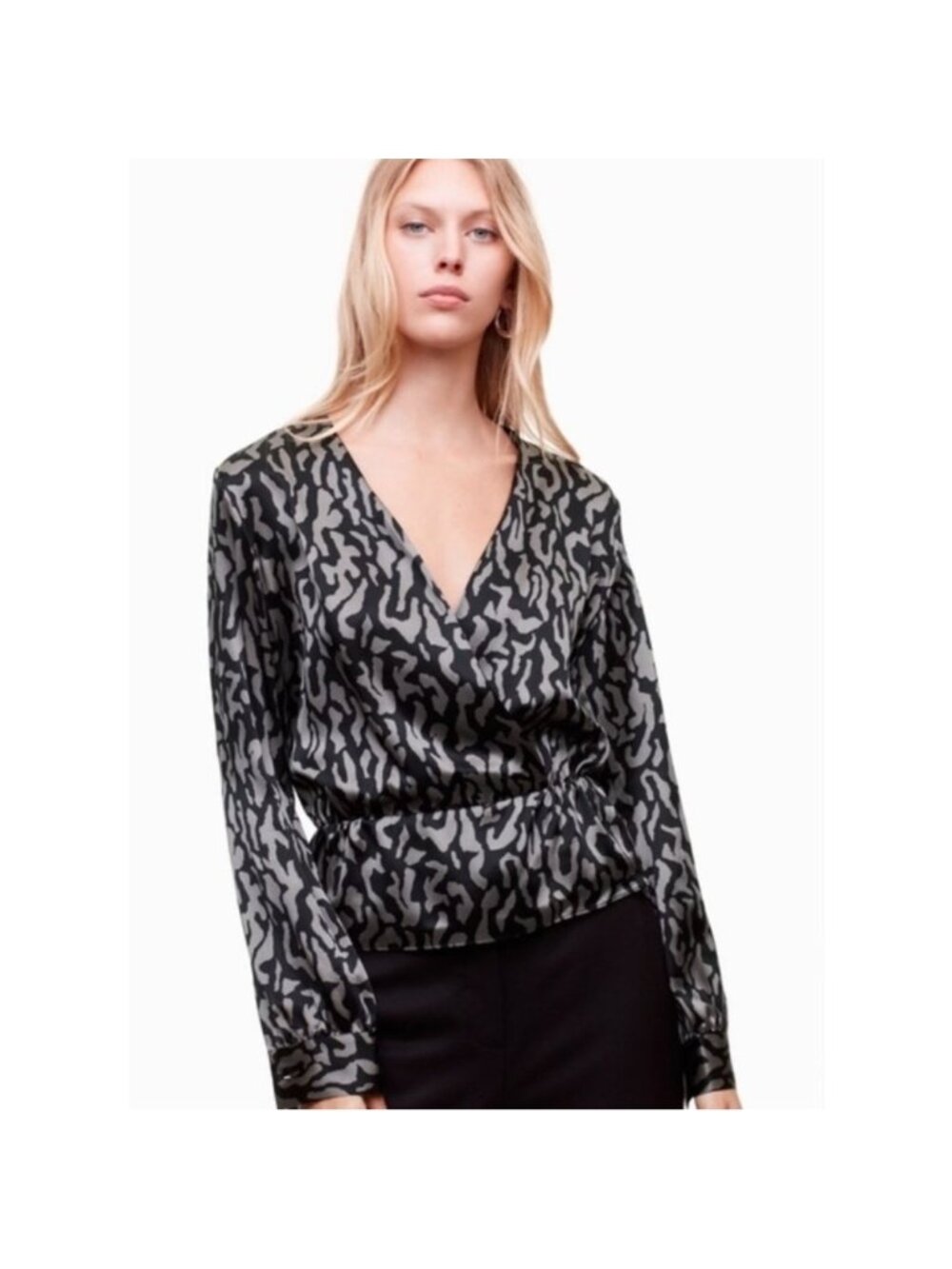 Aritzia Talula Plunge Wrap Blouse Animal Print Long Sleeve Size XS